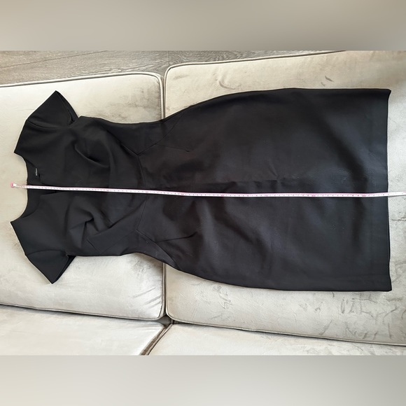 Banana republic little black sheath dress with cap sleeves, size 2 - Picture 12 of 12